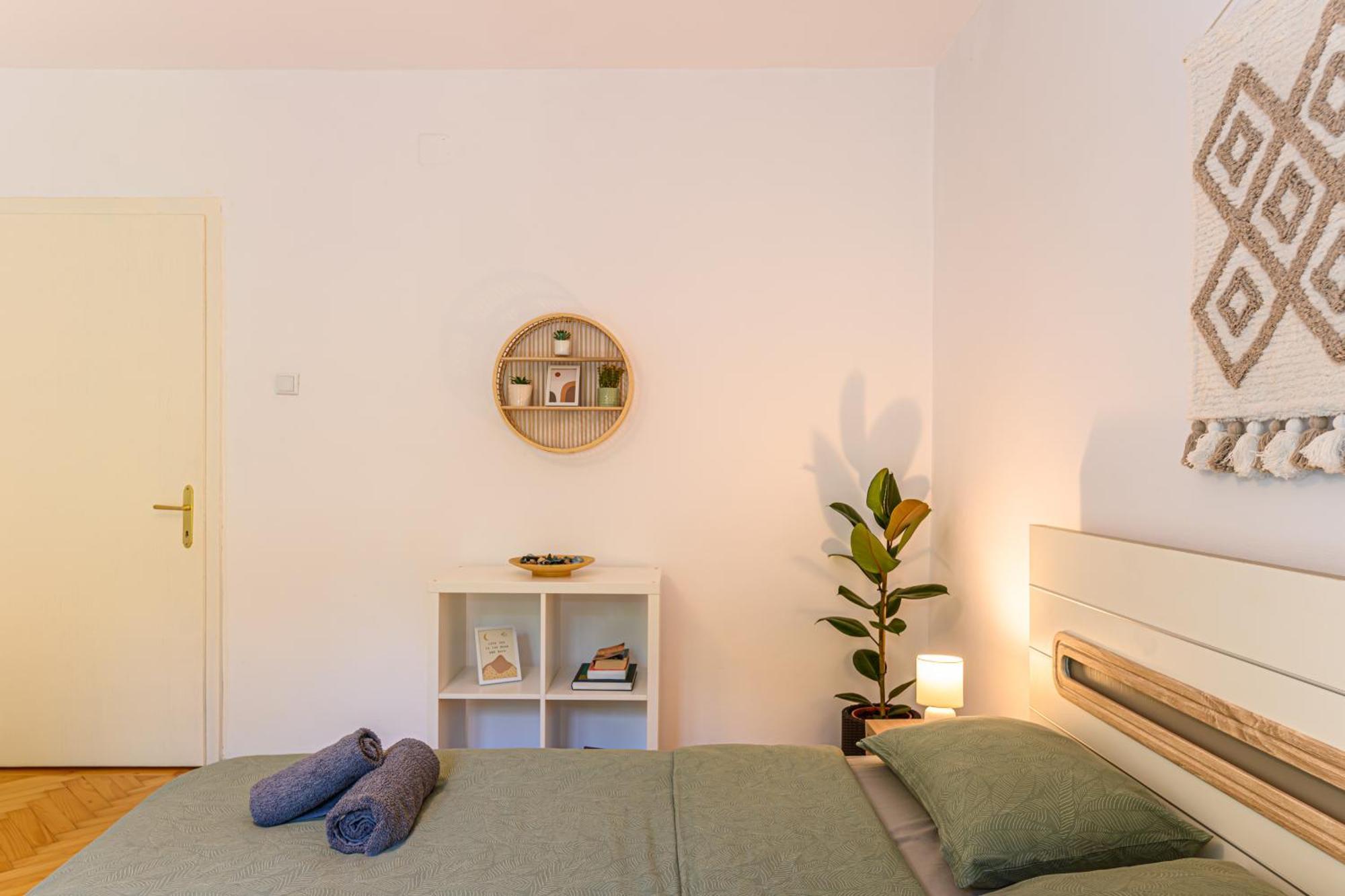 C Alex Apartment Brasov Ngoại thất bức ảnh